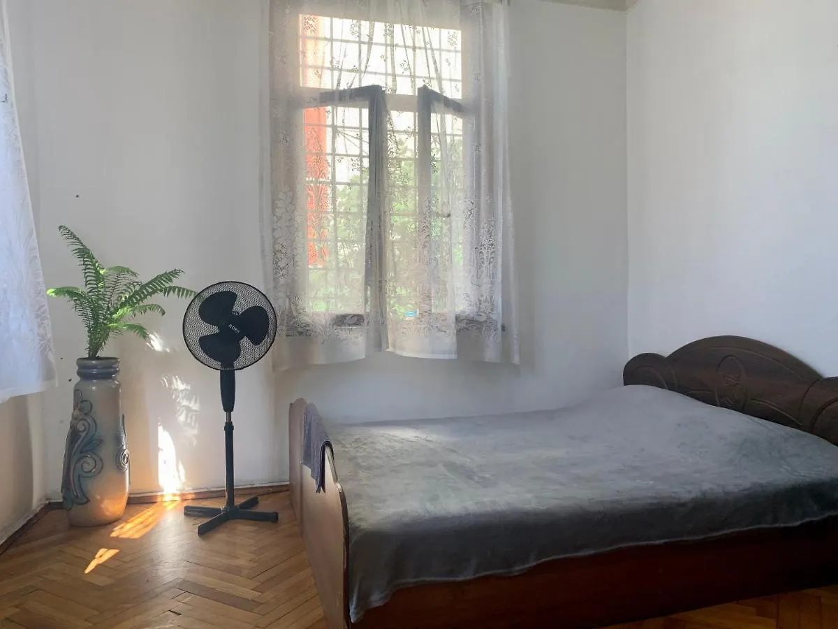 Darkwood Hostel Батуми